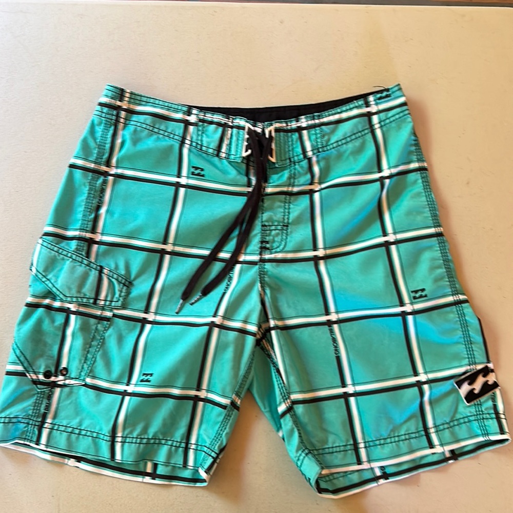 Billabong Board Shorts (33) - Picture 2 of 9